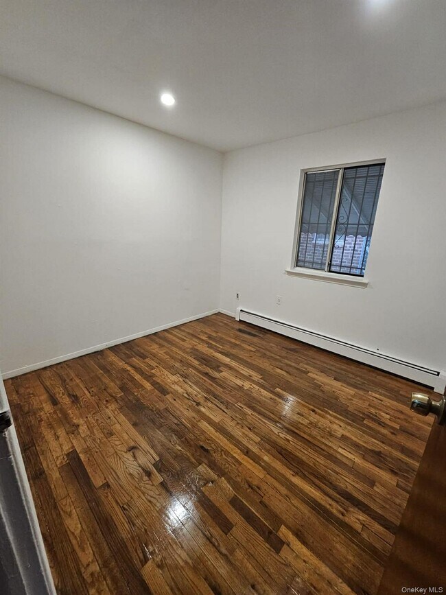Foto del edificio - 179-12 145th Ave