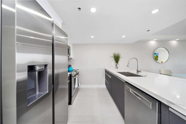 Foto del edificio - 1717 N Bayshore Dr