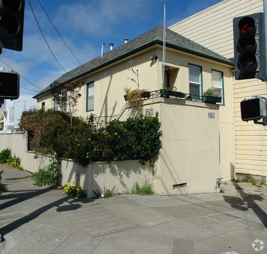 Primary Photo - 3298 San Jose Ave