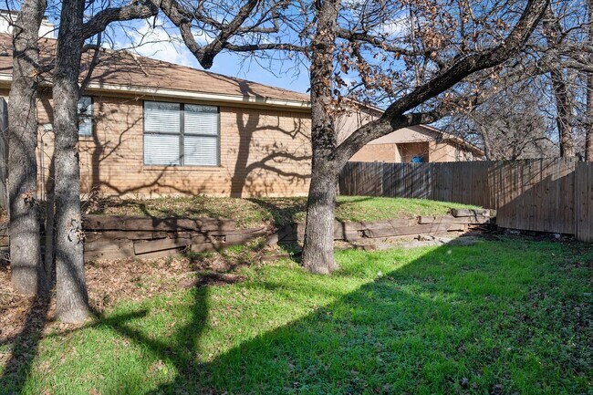 Foto del edificio - Kennedale 2-bed 2-bath Duplex