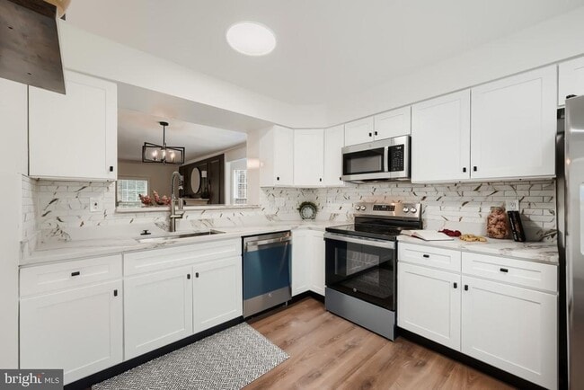 Building Photo - 8573 Black Star Cir