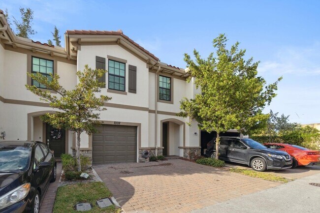 Foto del edificio - 1002 Sweet Briar Lane