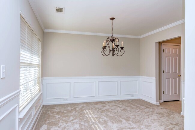Building Photo - 103 Ridgebrook Way
