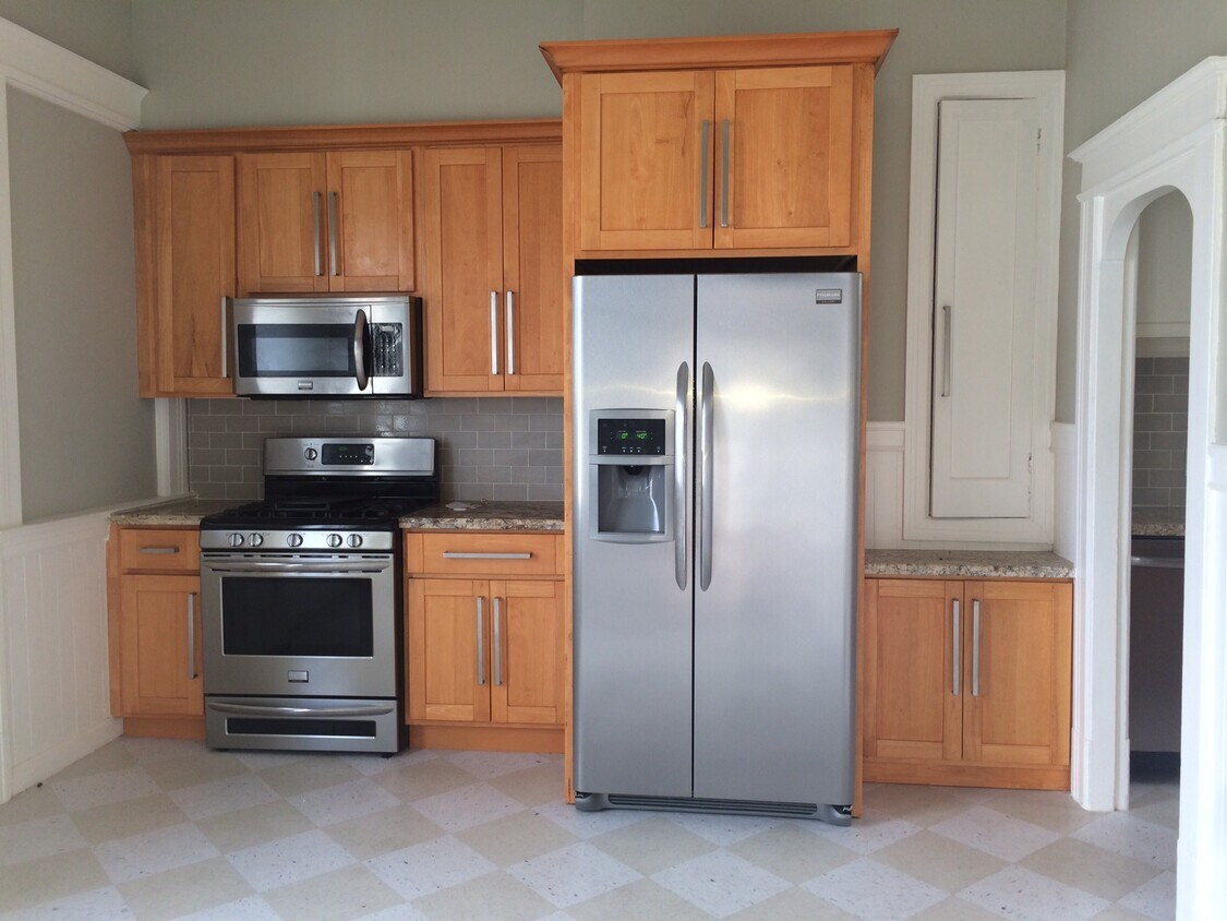 kitchen view1 - 1816 Mason St