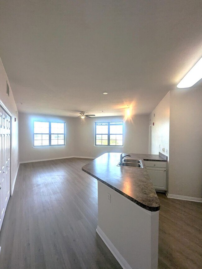 Building Photo - 2x2 New flooring throughout! Updated, spac...