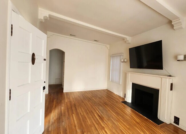 Foto del edificio - 2225 Scott Rd