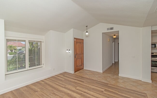 Building Photo - Single Story Home on Corner Lot in San Mar...
