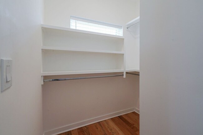 Building Photo - 109 Duke Street Unit E
