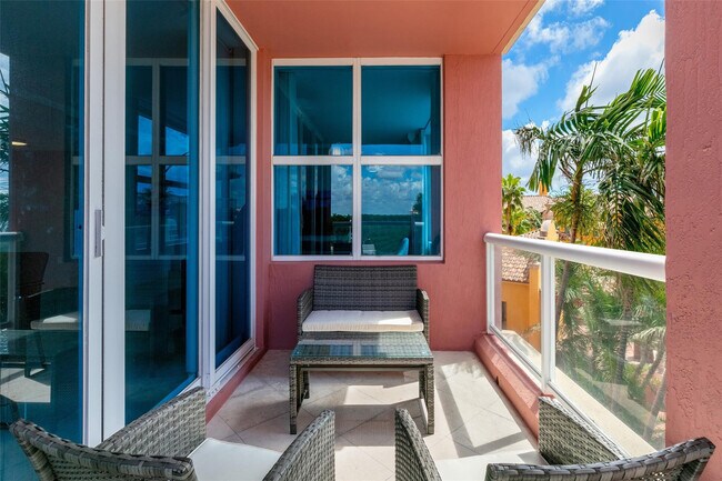 Foto del edificio - 2110 N Ocean Blvd