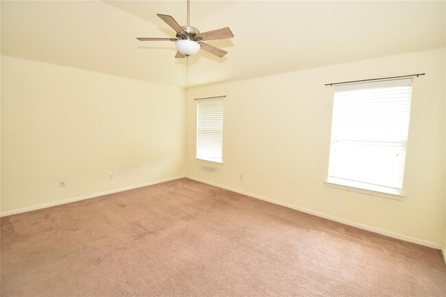 Building Photo - 826 Dracena Ct