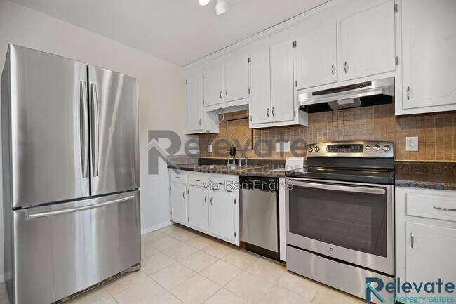 Building Photo - 2630 Beaver Falls Rd
