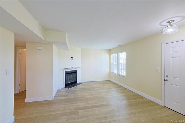 Building Photo - 3616 Whispering Hills Dr