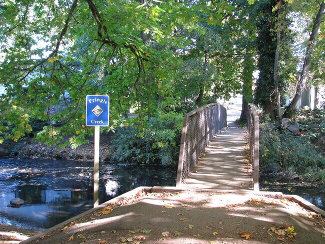 Foto del edificio - One Bedroom Apartment by Bush Park