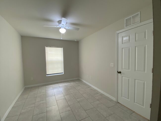 Foto del edificio - 1020 SE 12th Terrace
