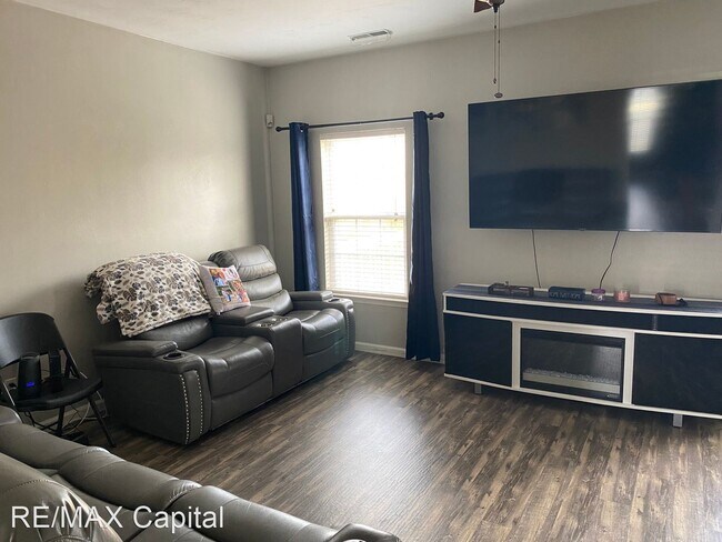 Foto del edificio - 4 br, 2 bath House - 110 BENHAM COURT