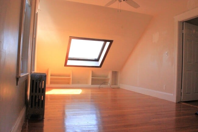 Building Photo - 14 Messervy St