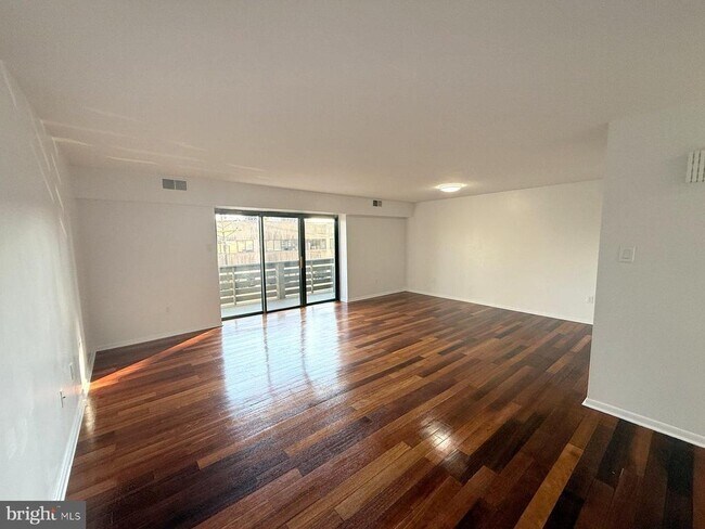 Foto del edificio - 606 Cooper Landing Rd
