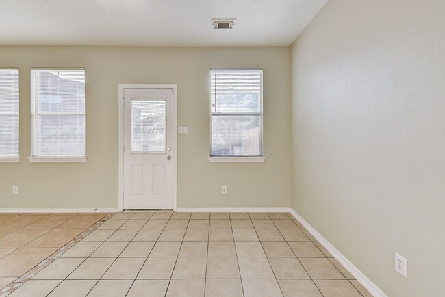 Building Photo - Gorgeous 3bed/2.5bath home!