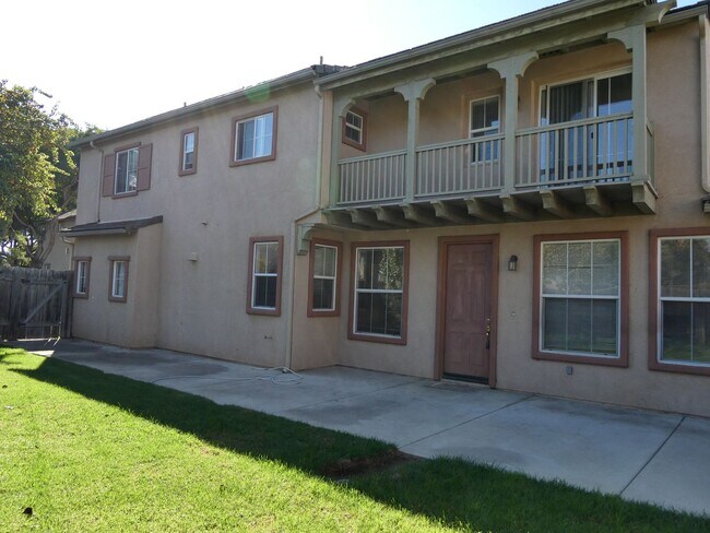 Foto del edificio - Autumn Glenn Large Two Story Home Near Sho...