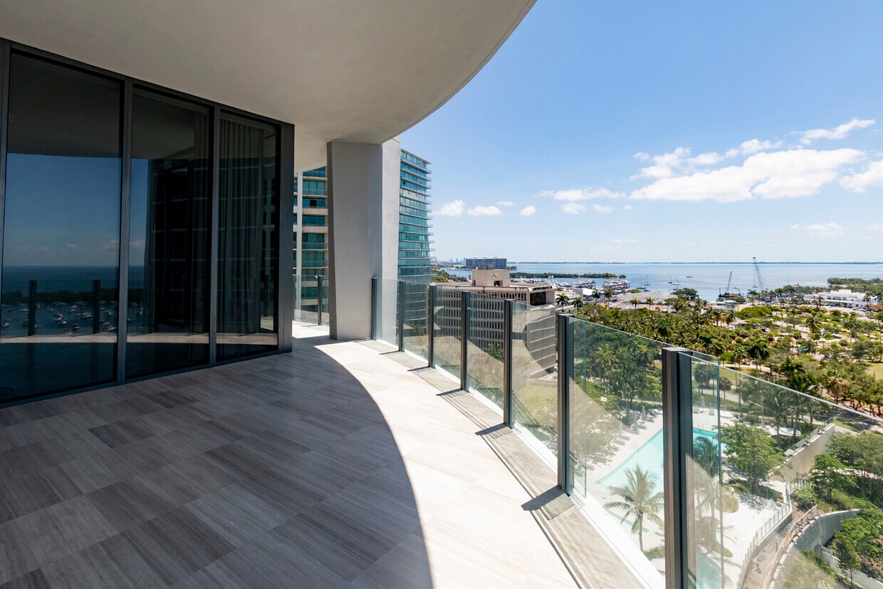 Foto principal - 2821 S Bayshore Dr
