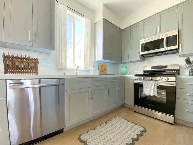 Building Photo - The Willow Townhomes