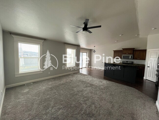 Foto del edificio - 3688 Shale Ave