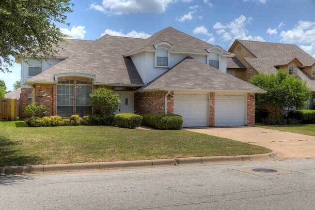 Building Photo - 3813 Fairhaven Dr