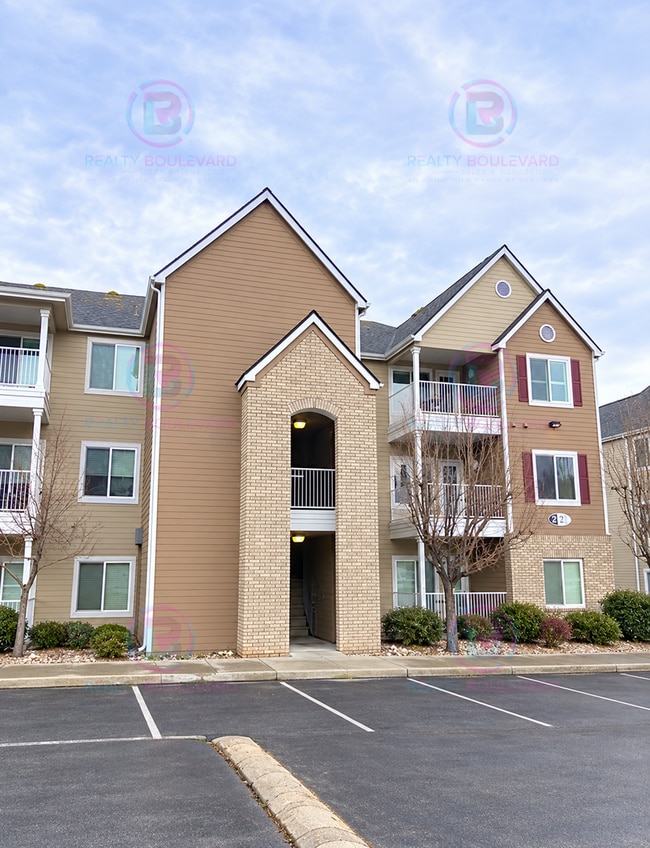 Building Photo - 200 Talus Way
