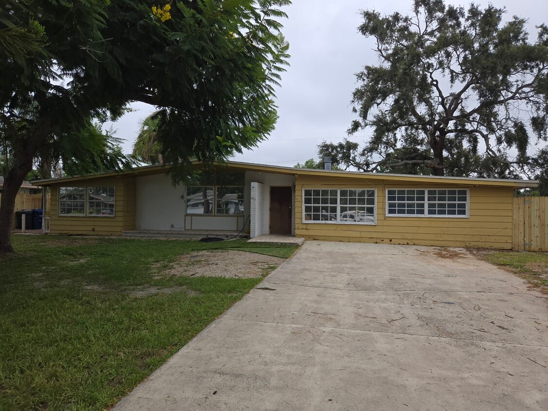 Photo - 3711 Roxane Blvd (Sarasota, FL)