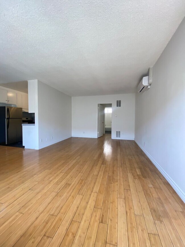 Foto del edificio - 3901 Tilden Ave