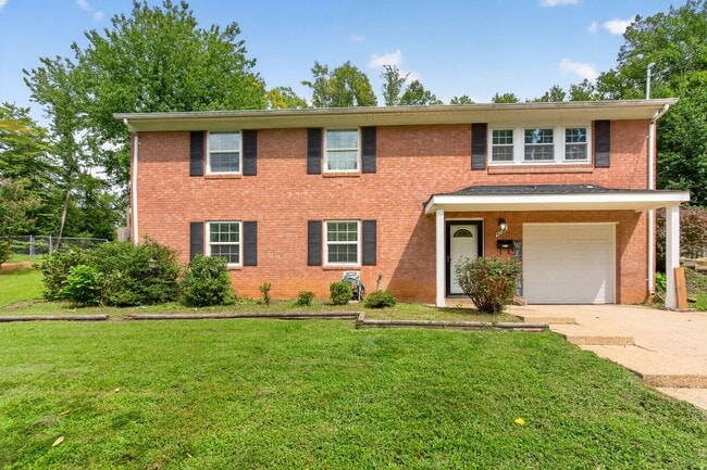Photo - 4725 Springbrook Dr (Annandale, VA) House