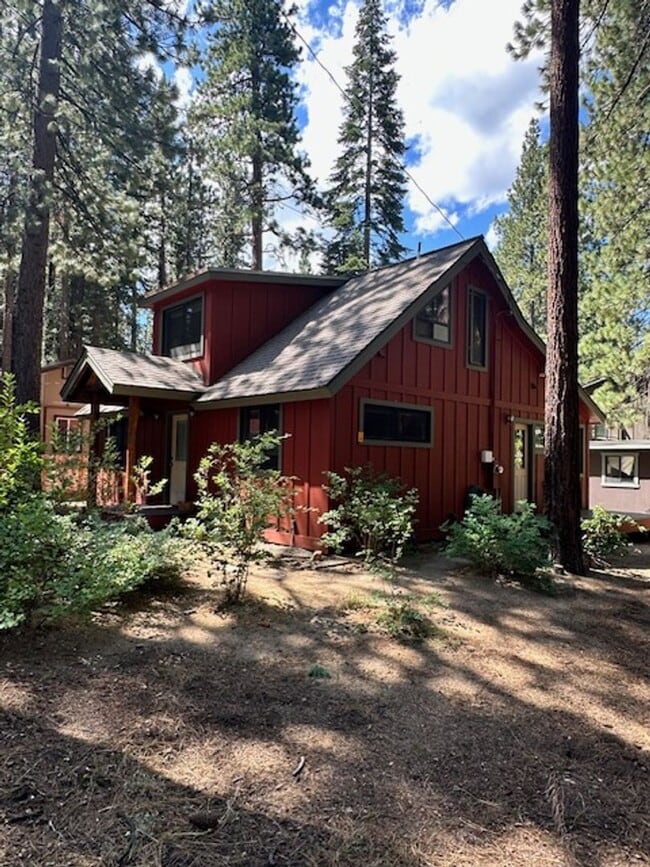 Foto del edificio - Cute 3Bd home available for a 3-6 month seasonal rental!! Call me to inquire today!!