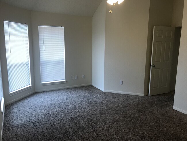 Foto del edificio - Single Family Home *LEASING SPECIAL AVAILA...