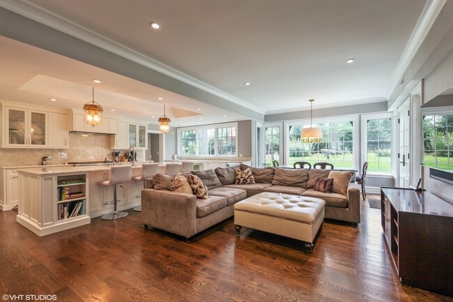 Building Photo - 256 Ravine Dr