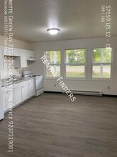 Building Photo - S7559 US-12