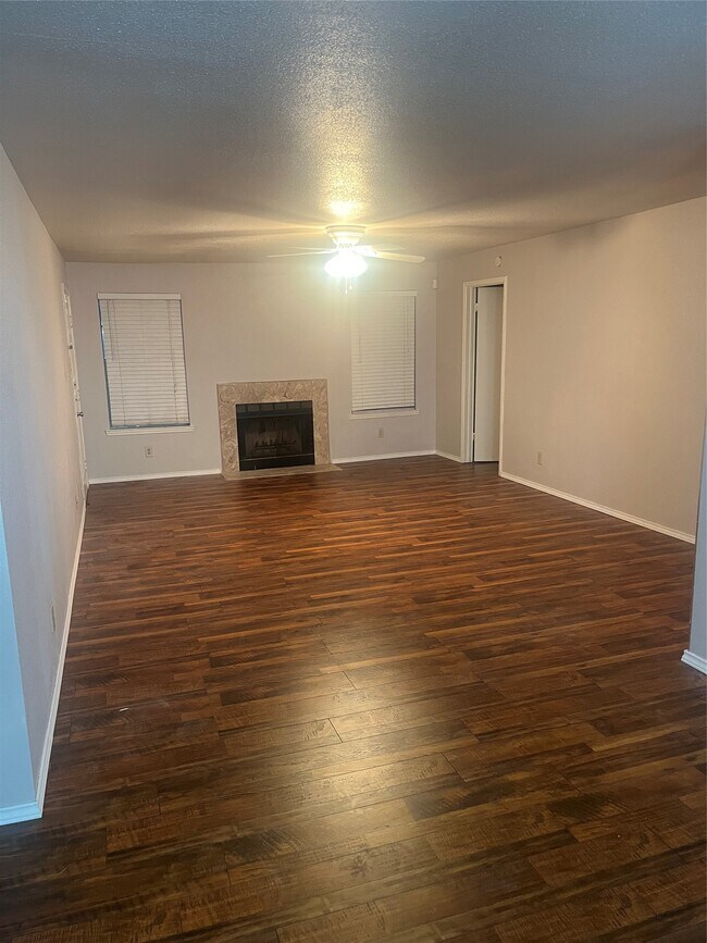 Foto del edificio - 9700 Leawood Blvd