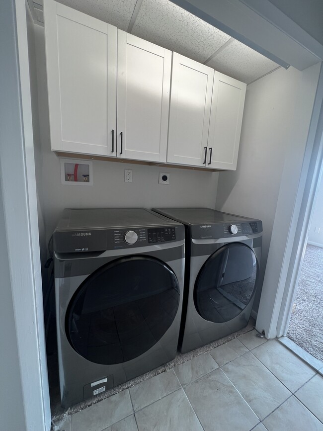 Building Photo - 300 Seaside Ave