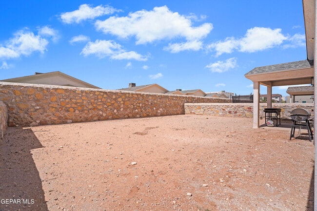 Foto del edificio - 15220 Apex Ct