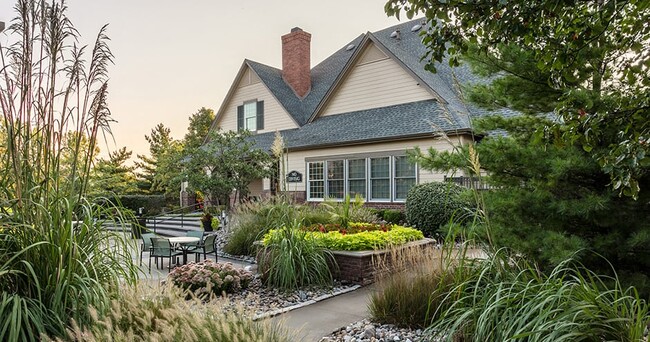 Building Photo - The Manor Homes of Arborwalk Apartments