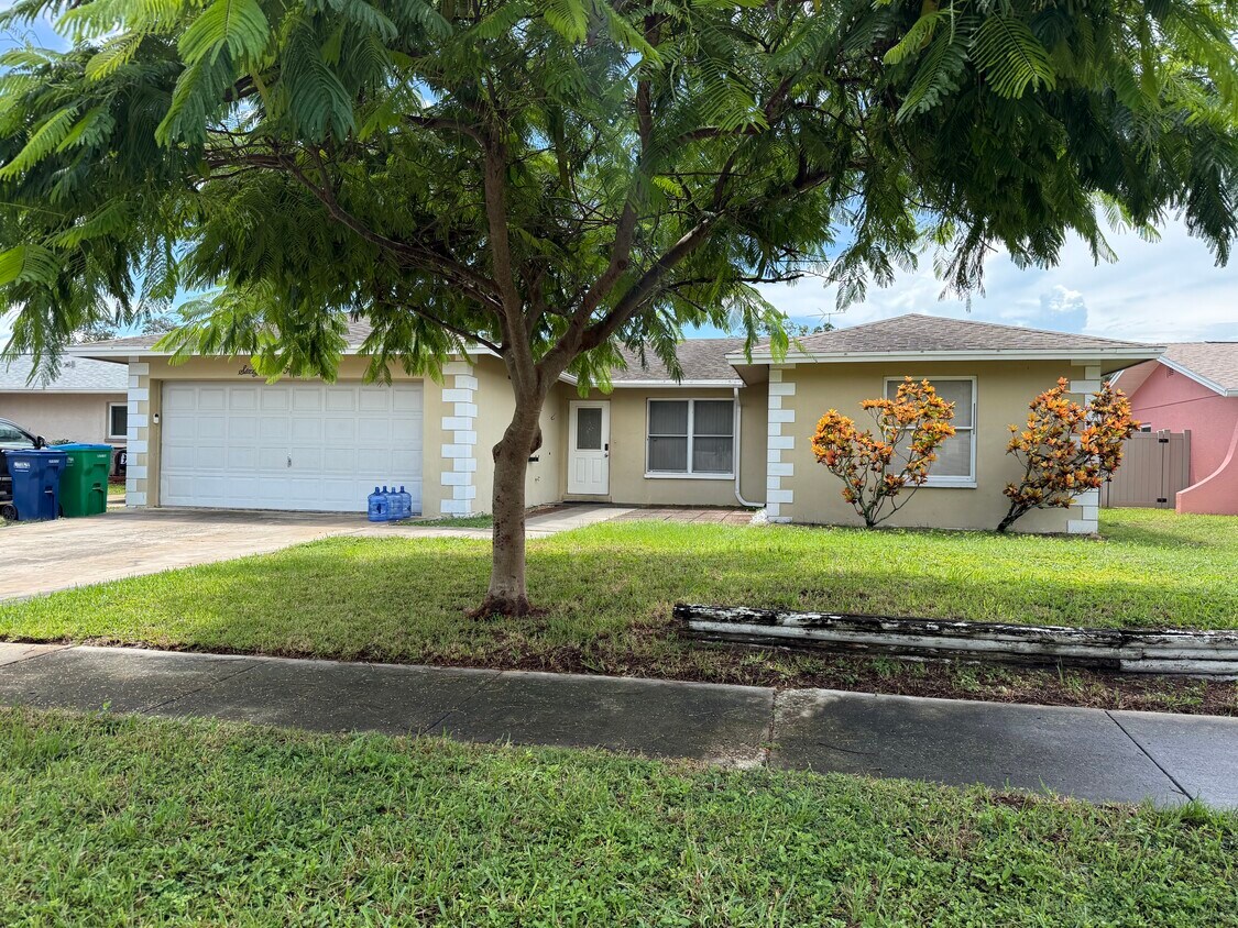 Photo - 6948 Duncansby Ave N (Saint Petersburg, FL)