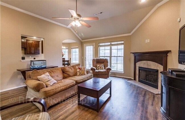 Foto del edificio - 6082 Cord Ave