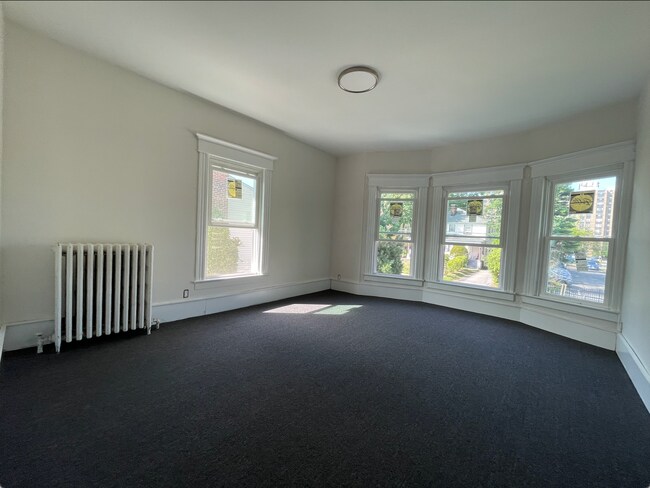 Foto del edificio - 7 Oakwood Ave