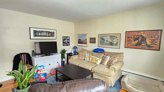 Building Photo - 1401 W Warner Ave