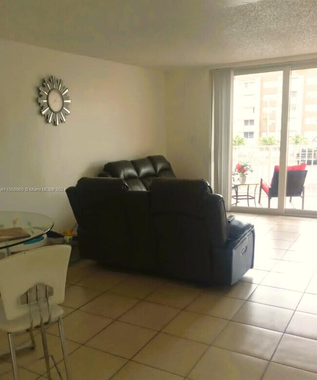 Foto del edificio - 6970 NW 186th St