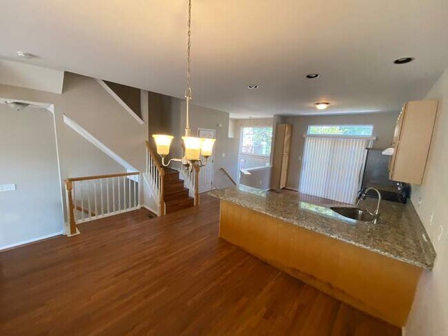 Foto del edificio - AVAILABLE NOW! -16 Thomas Ln N, Newark, DE...