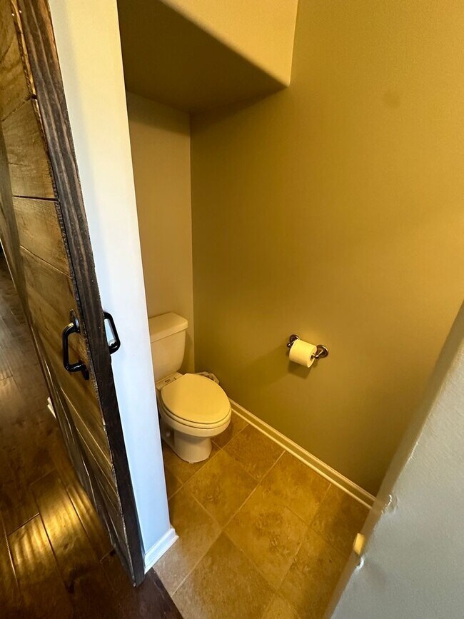 Building Photo - Beautiful 3 Bed 2.5 Bath in Murfreesboro!