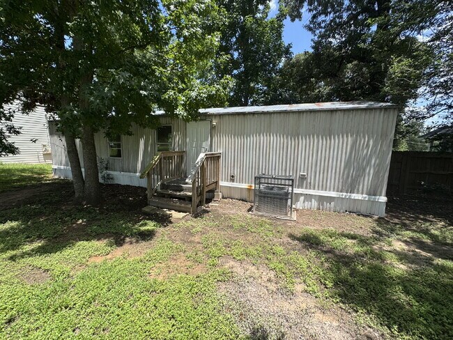 Foto del edificio - Easy, low-maintenance living in this well-...
