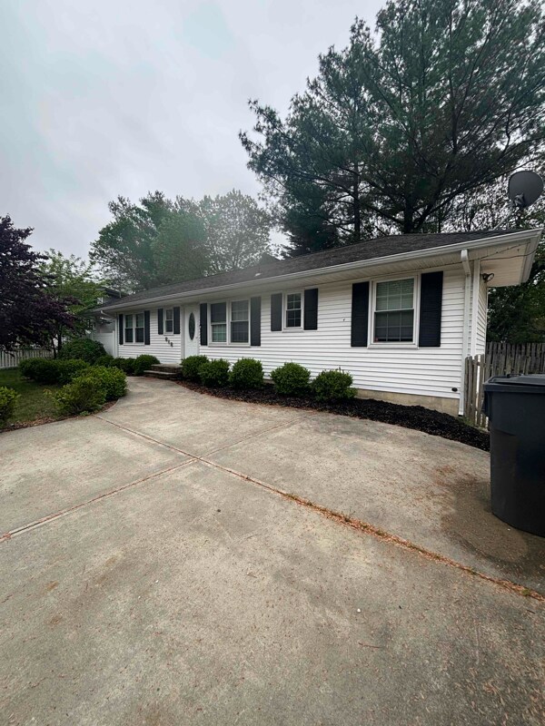 Foto principal - 810 Maple Ave