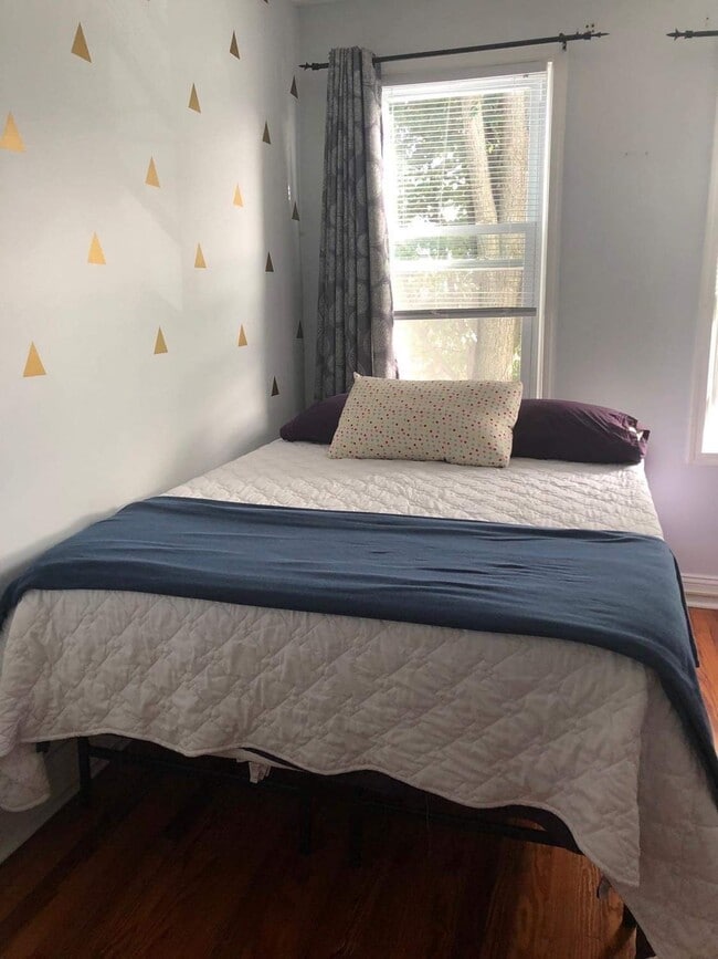 Furnished Bedroom - 701 W 37th St