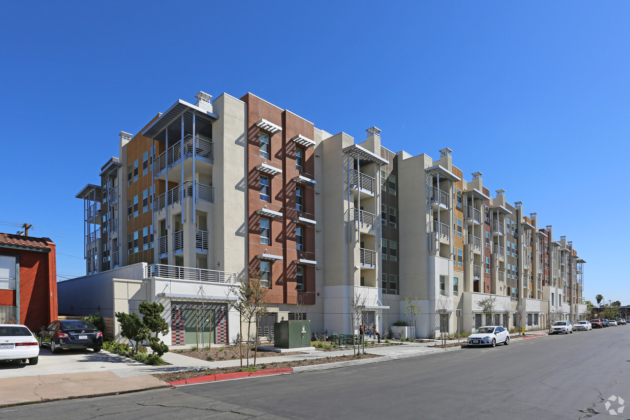 Foto del edificio - Iowa Street Senior Housing